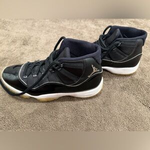 Jordan 11’s black - used - size 10.5 men’s - black and white